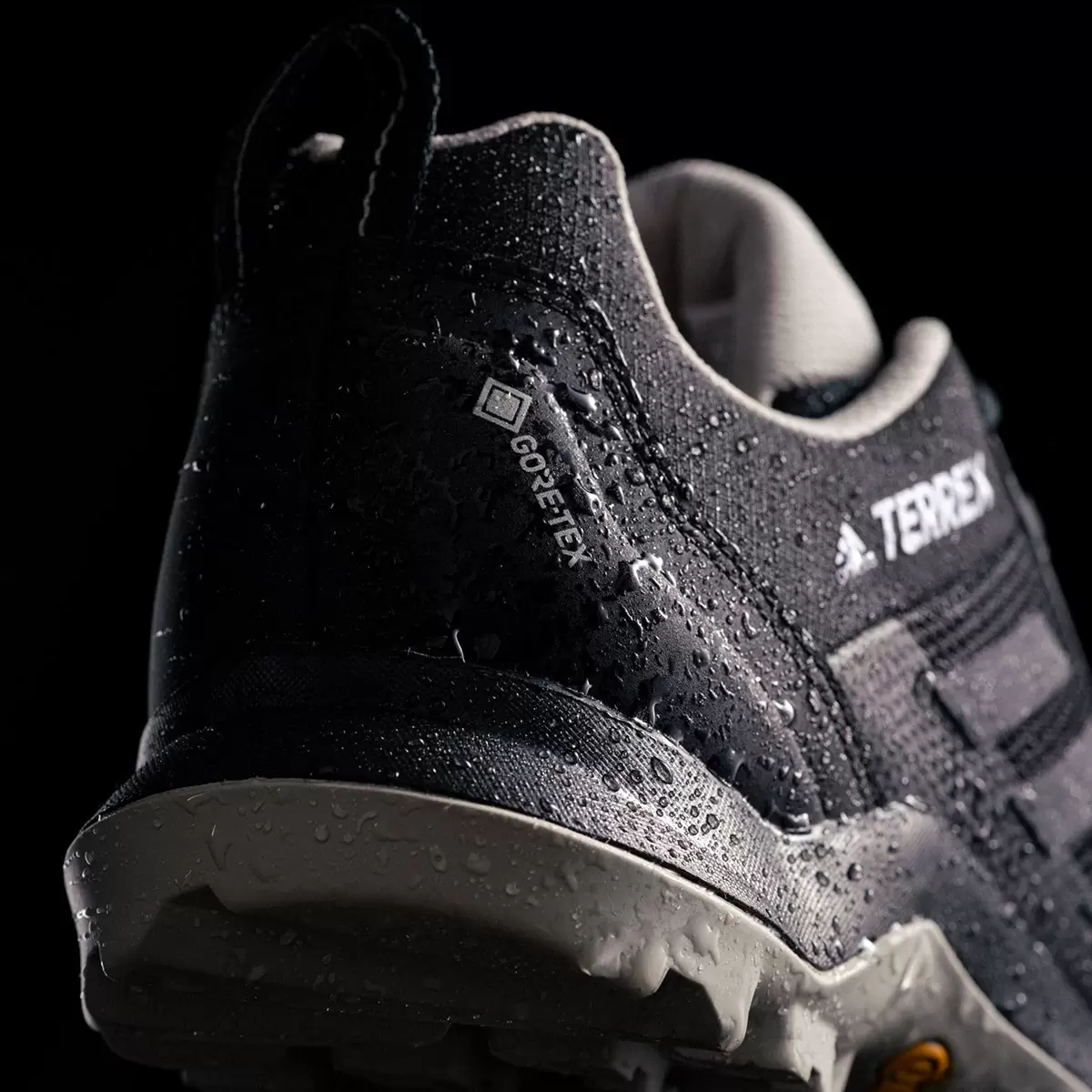 Adidas 女 Terrex 登山鞋 黑 US 9
