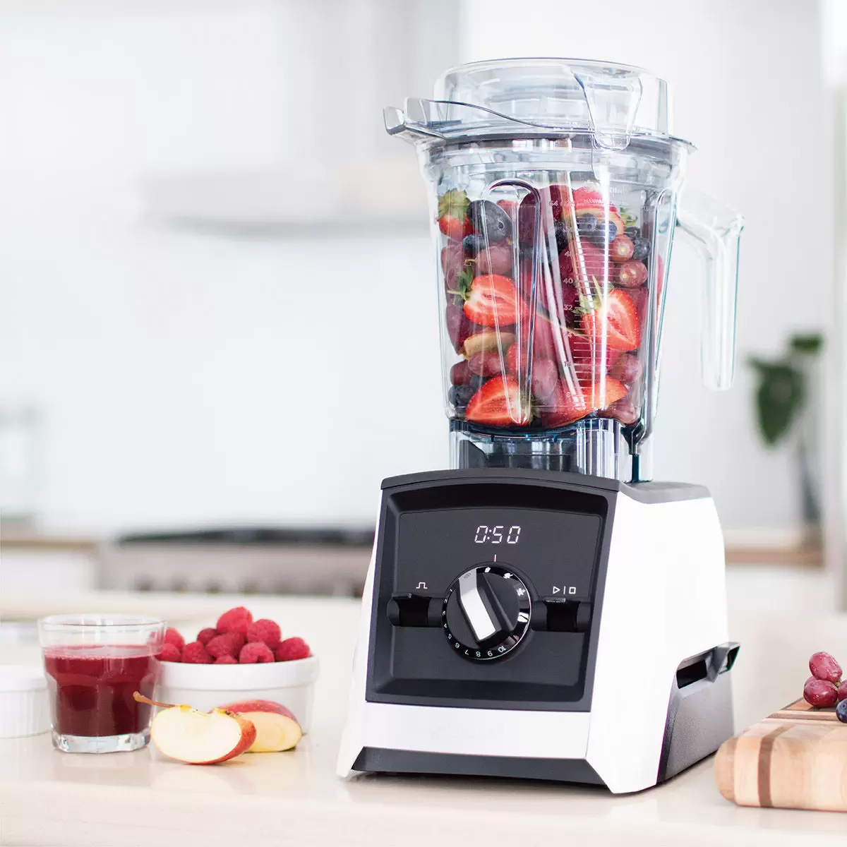 Vitamix Ascent 超跑級調理機 A2500i 附專用杯碗組 白