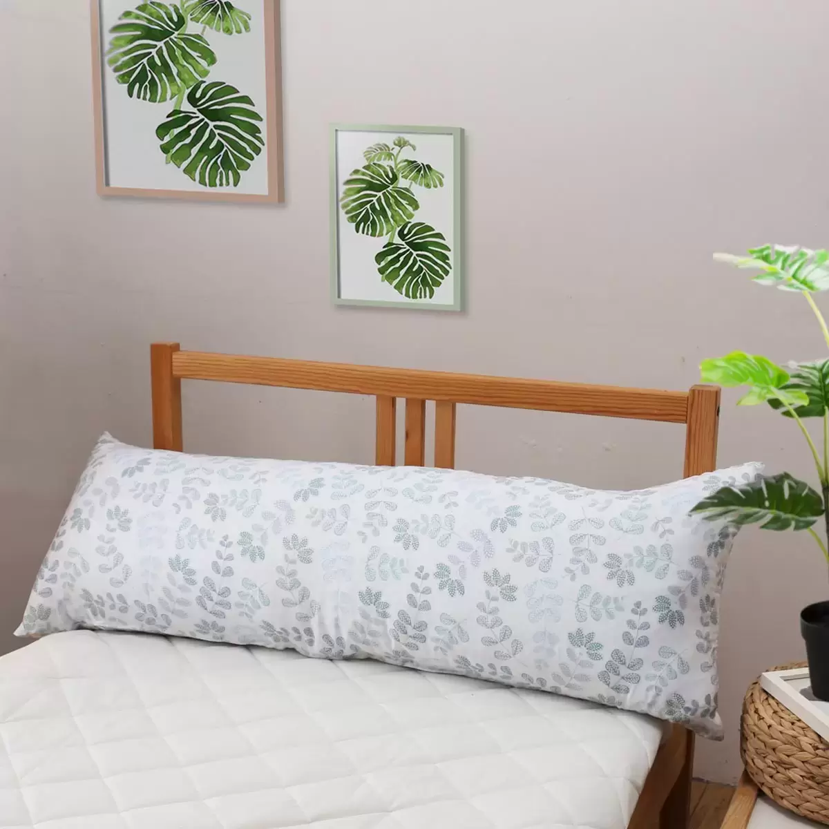 CASA 萊賽爾長抱枕 45公分 X 120公分 春意安然