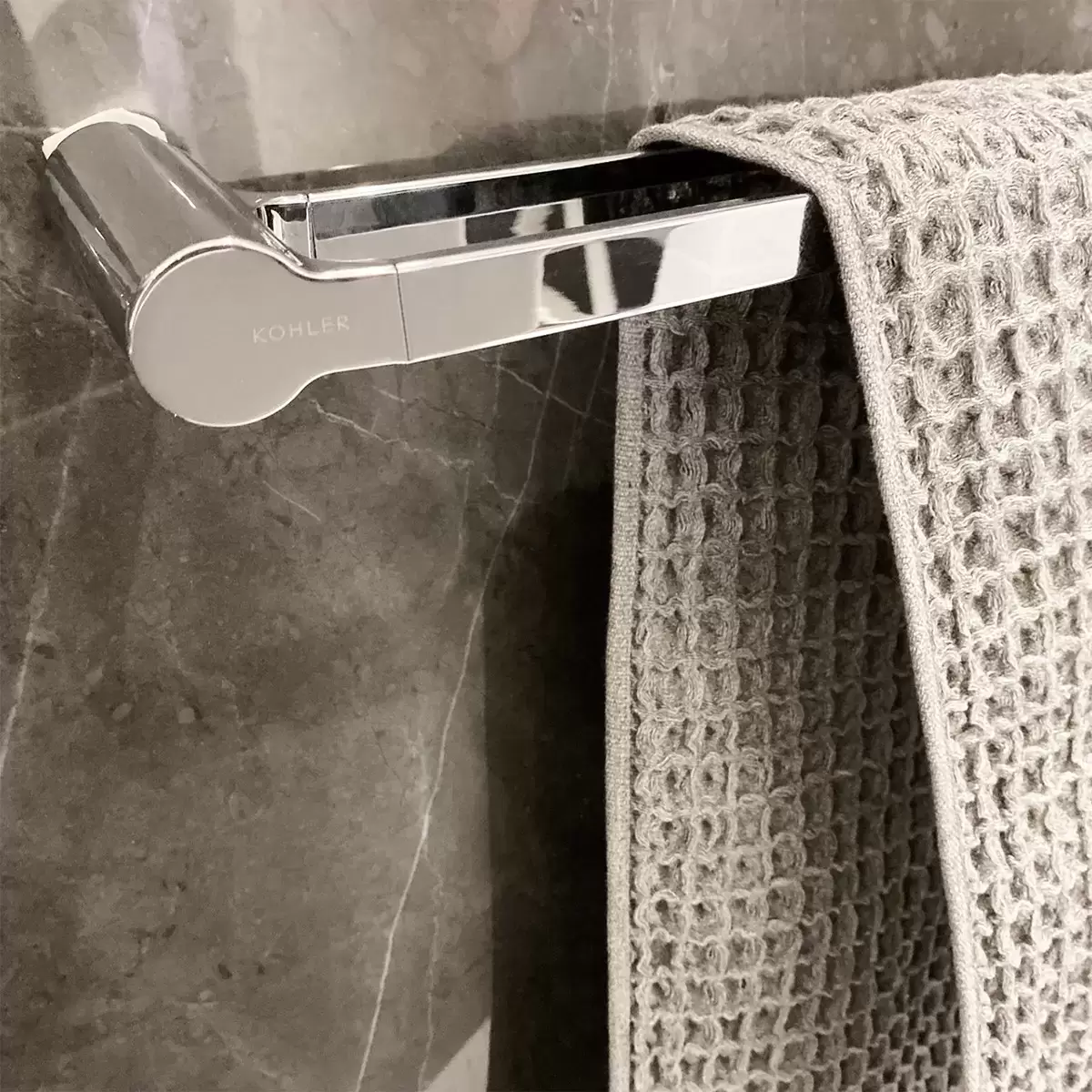 Kohler Singulier 三合一浴室配件組