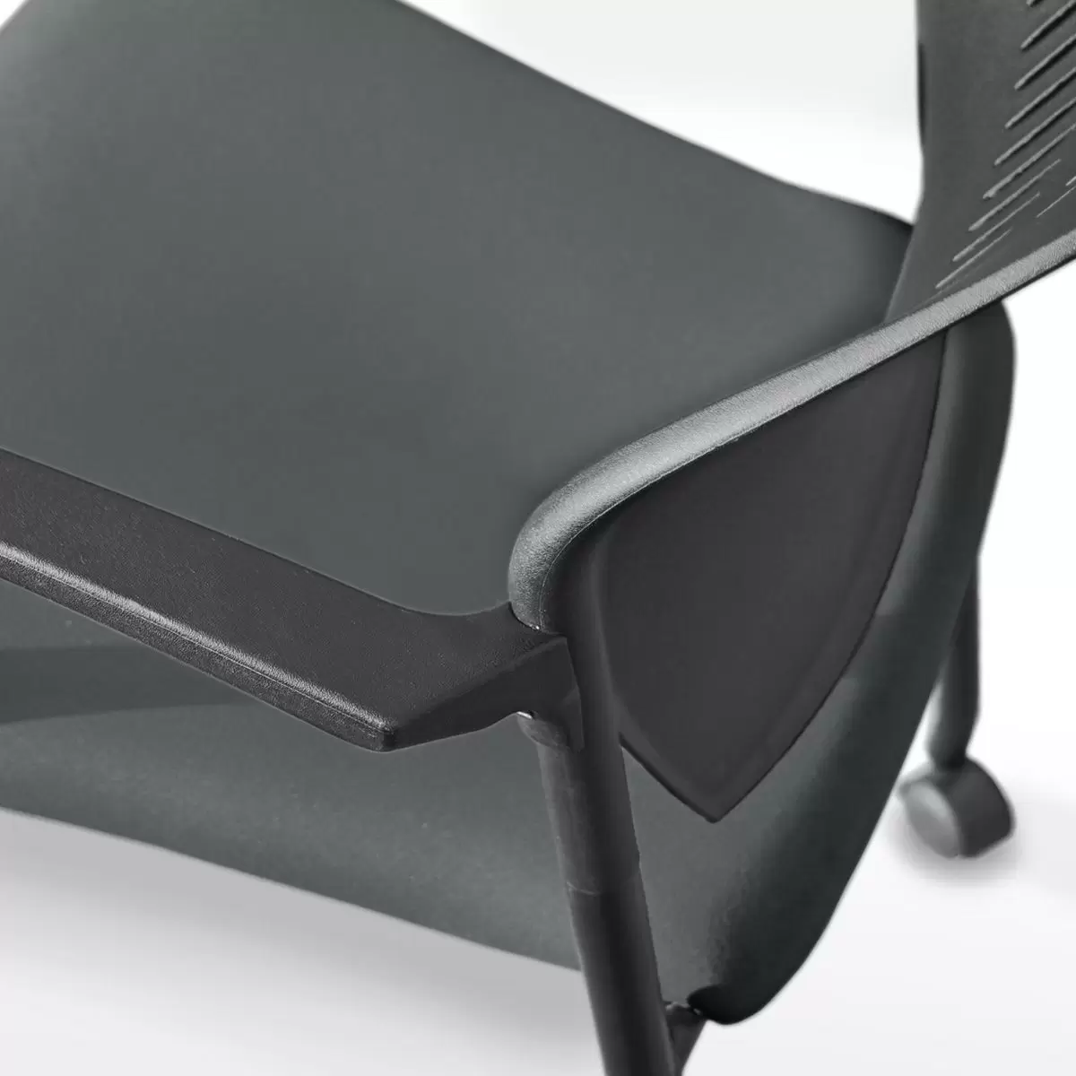 Musical Chairs Impressa 輪型扶手訪客椅