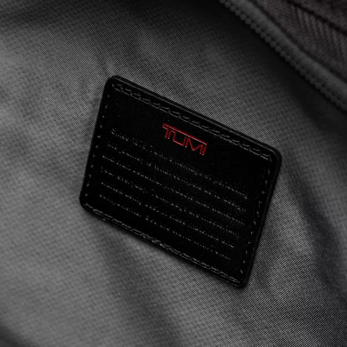 Tumi Alpha 2 系列 17吋 筆電公事包