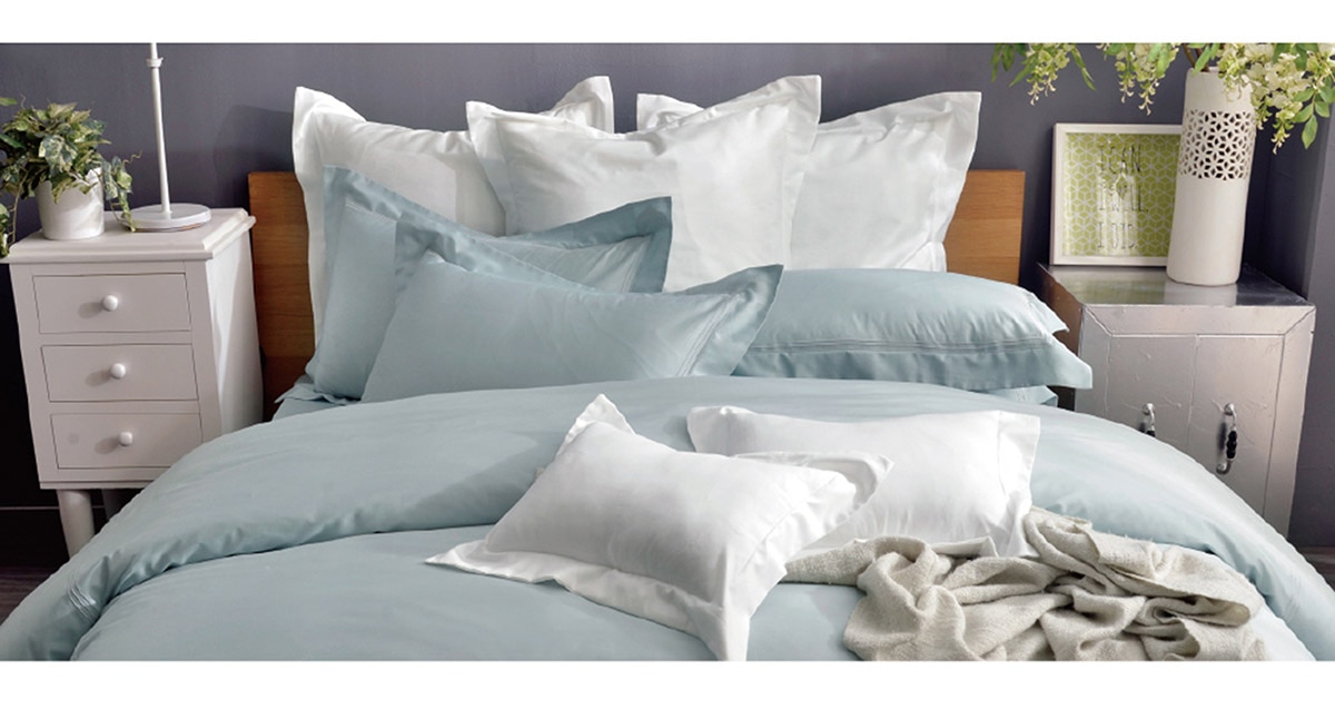 雙人刺繡被套床包四件組-寧靜藍,歐式壓框枕,精美大方,方便清洗不過敏.