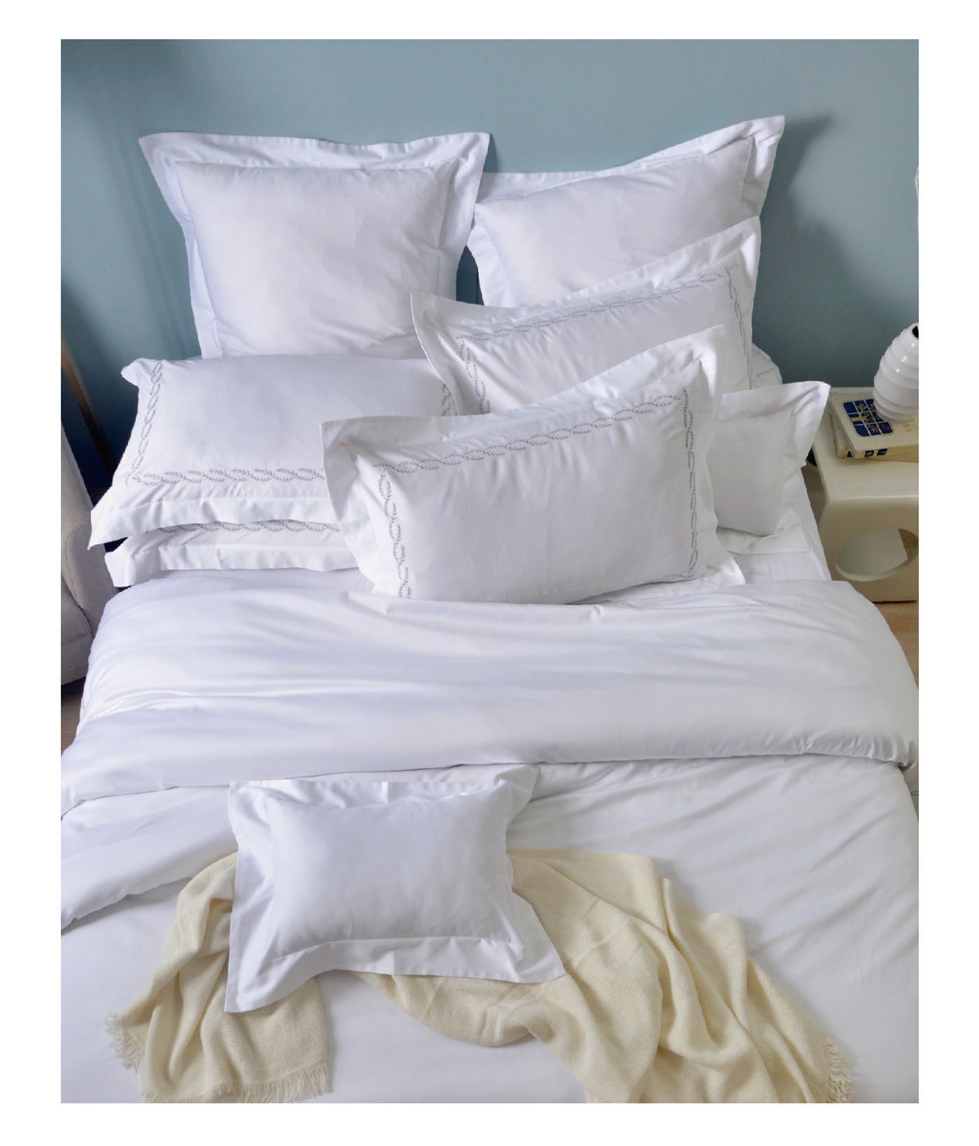 La Belle 雙人300織純棉刺繡被套床包4件組 葉子款 凝靚白
