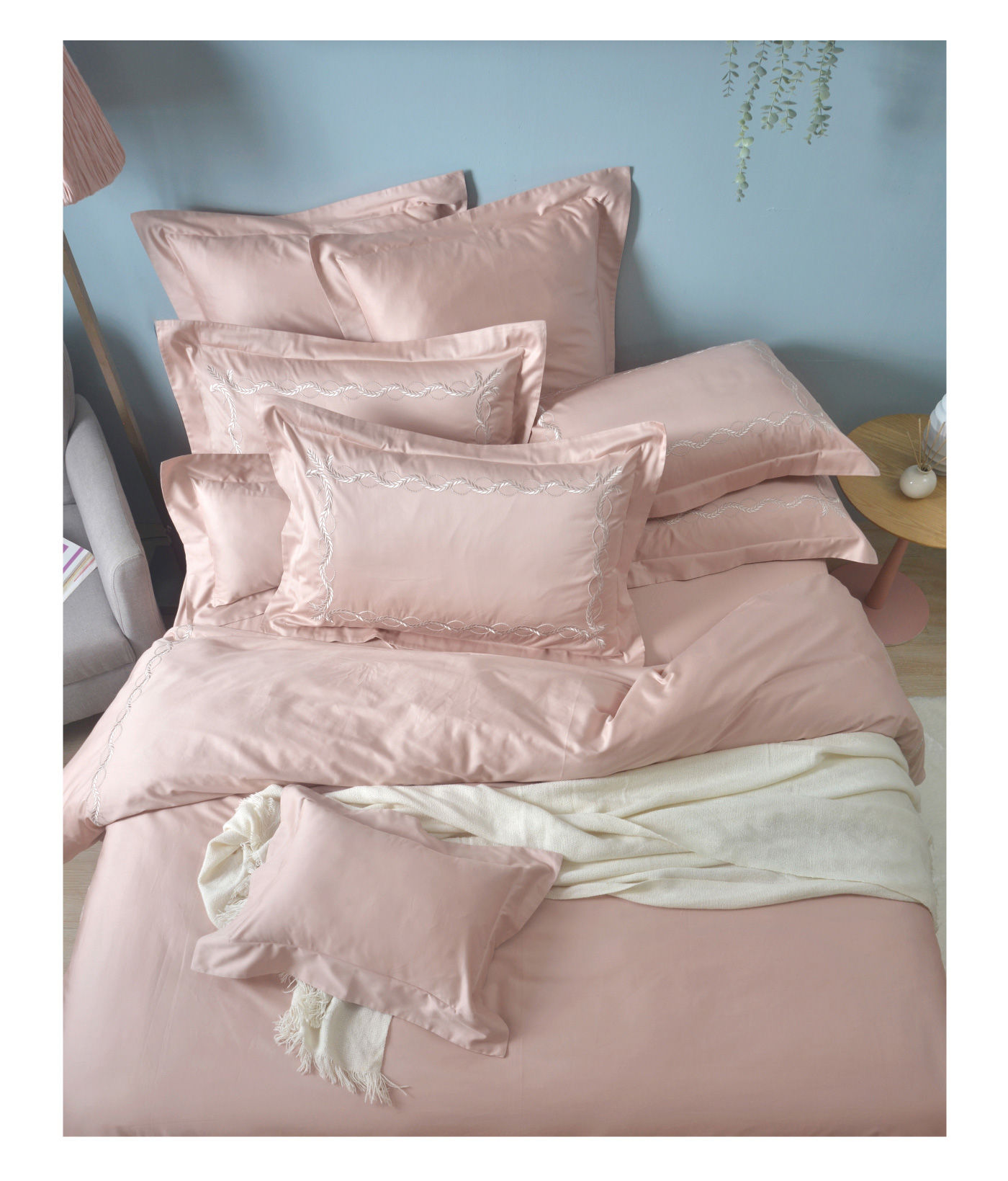 La Belle 雙人加大300織純棉刺繡被套床包4件組 藤蔓款 蘿莉粉