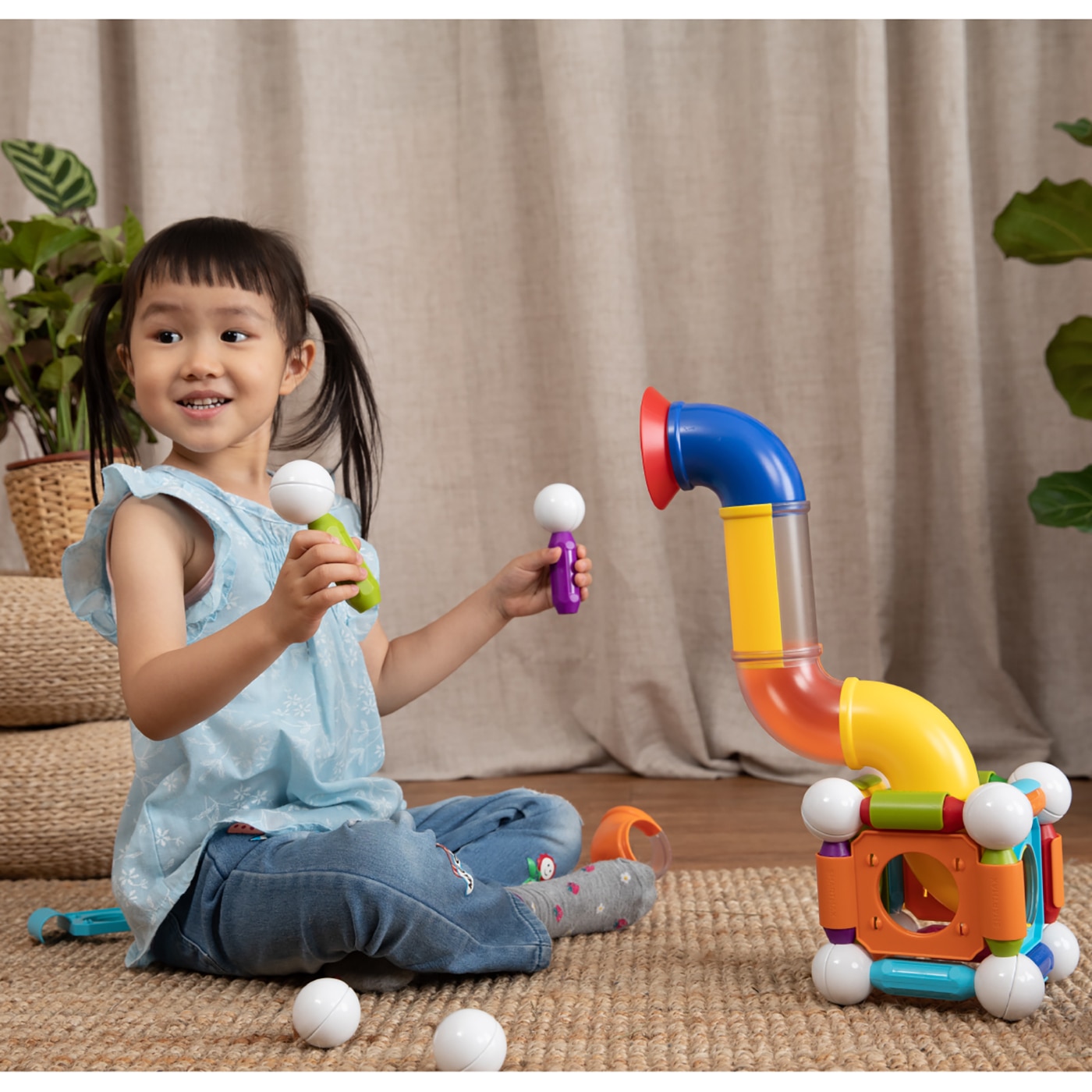 SMARTMAX 磁力接接棒，建構滑道組，附收納盒，專為幼兒設計的玩具，讓孩子從拼組過程中，體驗並學習到磁力的相吸與相斥。