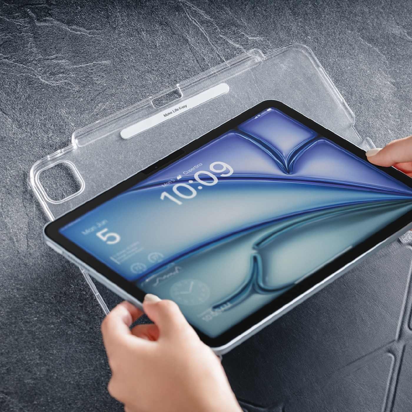 MAGEASY Facet 全方位支架透明背蓋保護套 (筆槽款) 適用 2024 iPad Pro 13吋