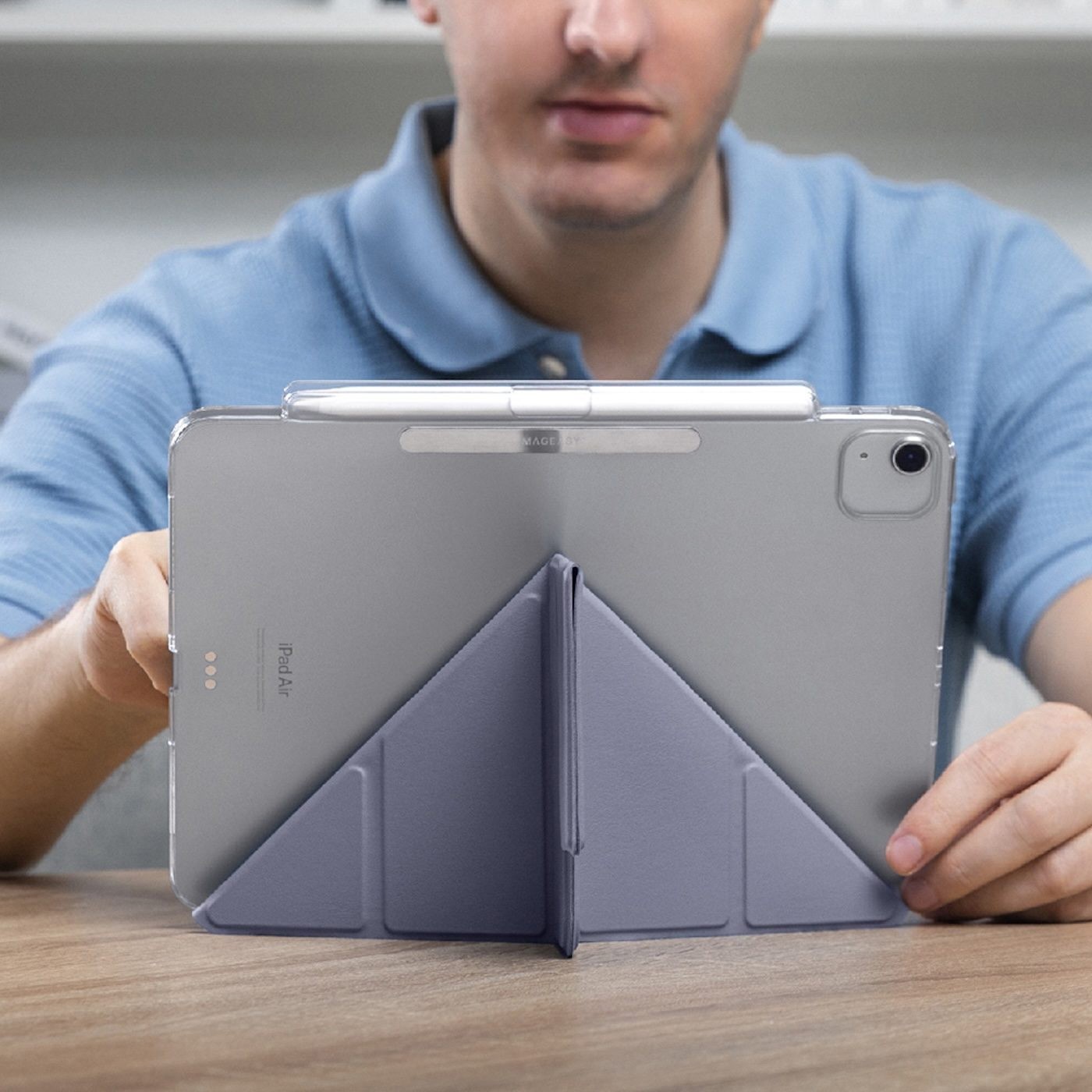 MAGEASY Facet 全方位支架透明背蓋保護套 (筆槽款) 適用 2024 iPad Pro 13吋
