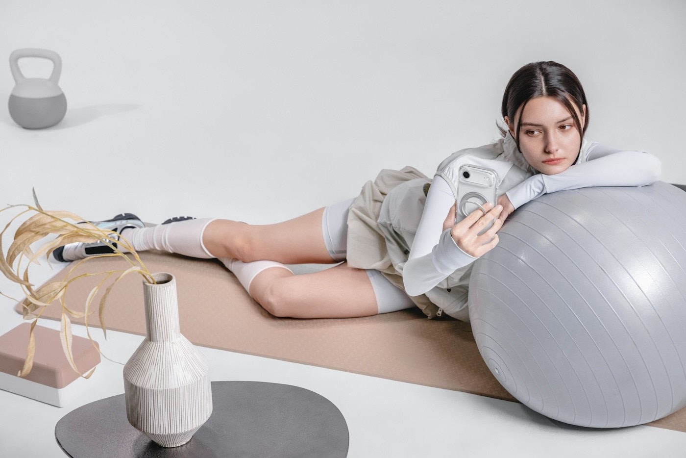 MAGEASY MAGSTAND 360 M手機殼+鏡頭貼+保護膜適用IPHONE 17