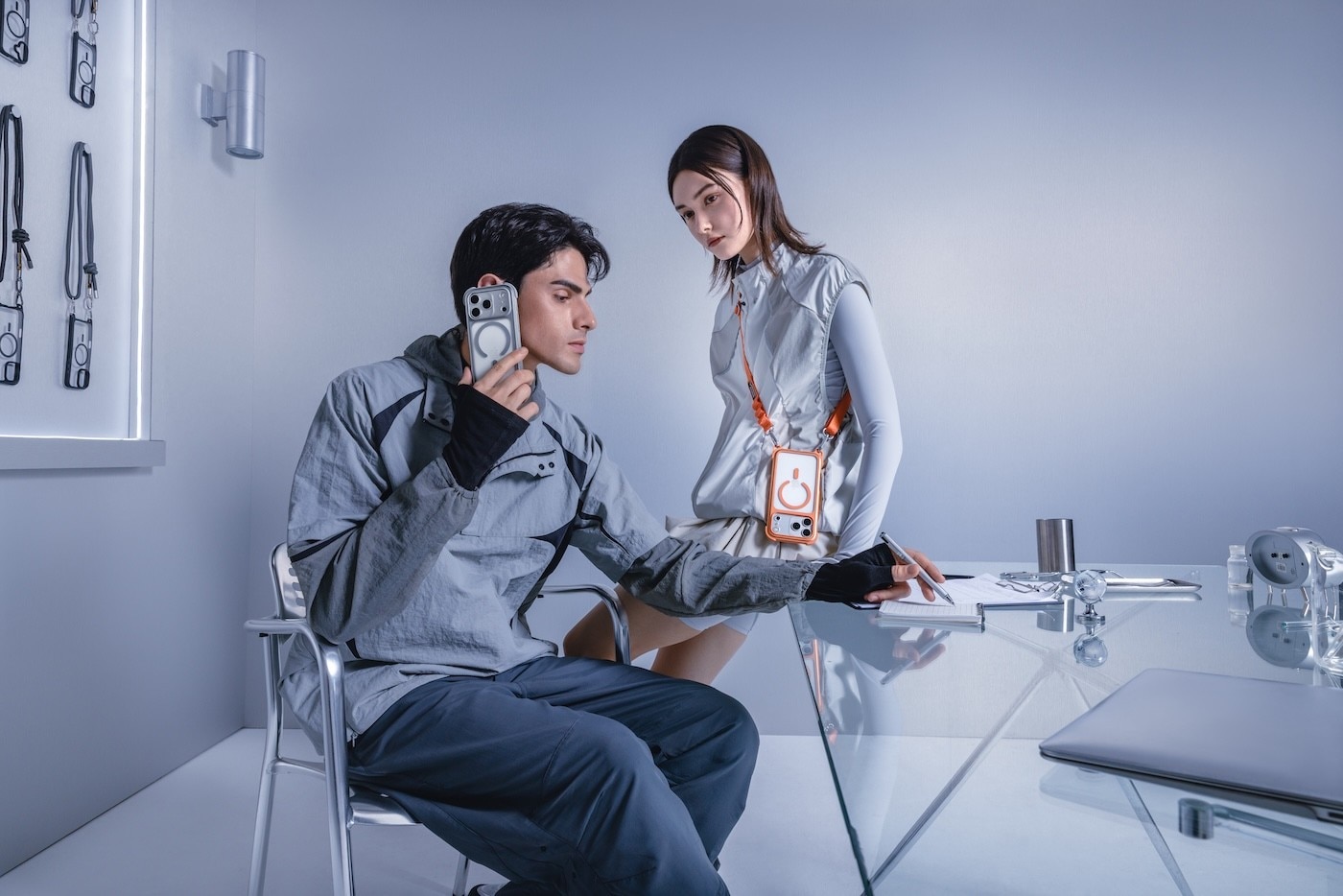 MAGEASY Odyssey Strap M 超軍規防摔掛繩手機殼 iPhone 17 系列 + 鏡頭保護貼Lenz 鈦合金 + Vetro 9H 鋼化玻璃保護膜