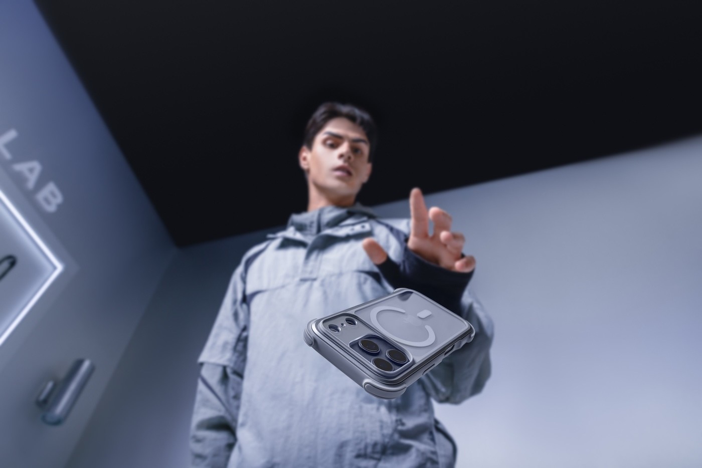 MAGEASY Odyssey Strap M 超軍規防摔掛繩手機殼 iPhone 17 系列 + 鏡頭保護貼Lenz 鈦合金 + Vetro 9H 鋼化玻璃保護膜