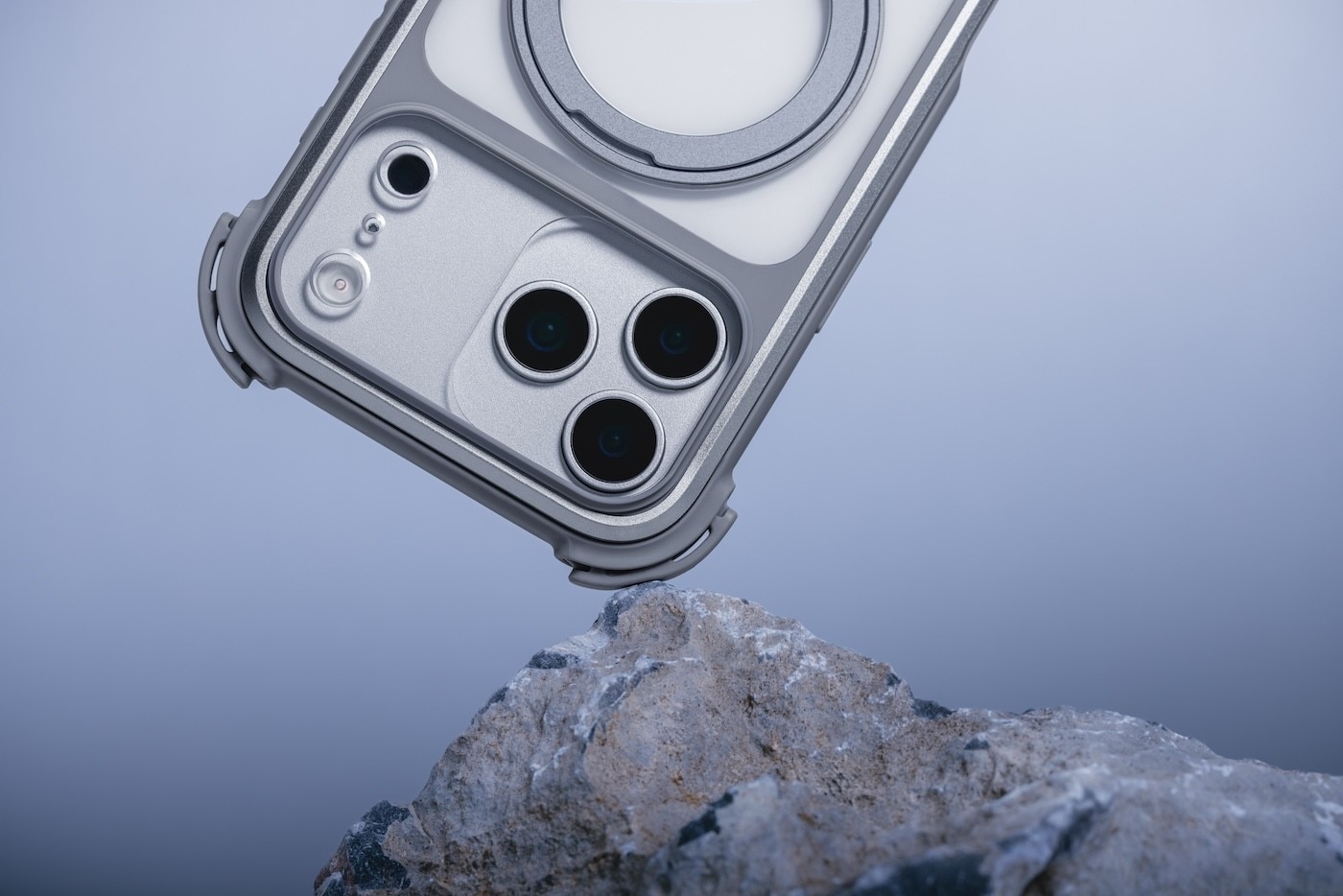 MAGEASY Odyssey Ultra M 終極防摔磁吸支架掛繩手機殼 iPhone 17 系列+ 鏡頭保護貼Lenz 鈦合金+ Vetro 9H 鋼化玻璃保護膜