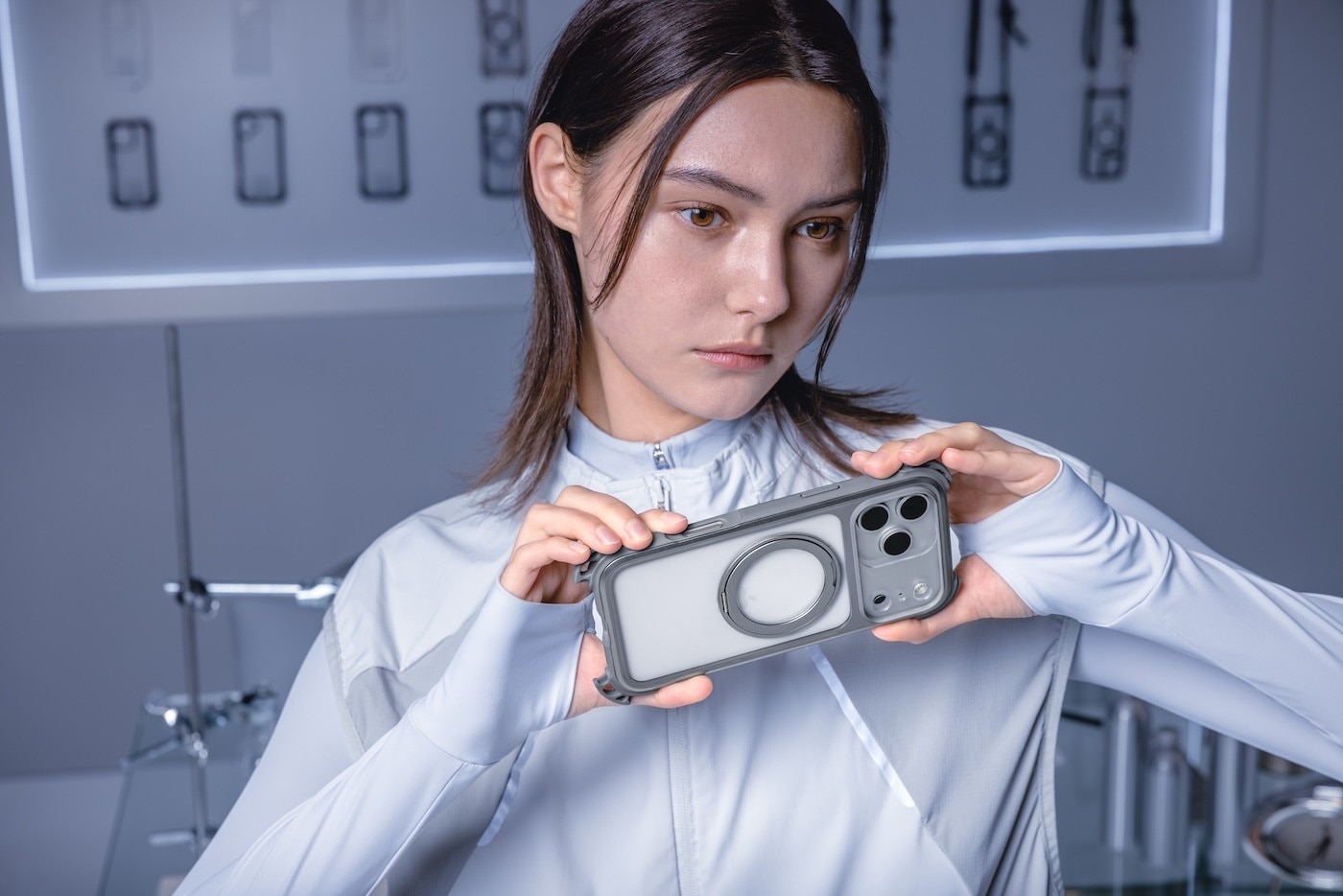 MAGEASY Odyssey Ultra M 終極防摔磁吸支架掛繩手機殼 iPhone 17 系列+ 鏡頭保護貼Lenz 鈦合金+ Vetro 9H 鋼化玻璃保護膜