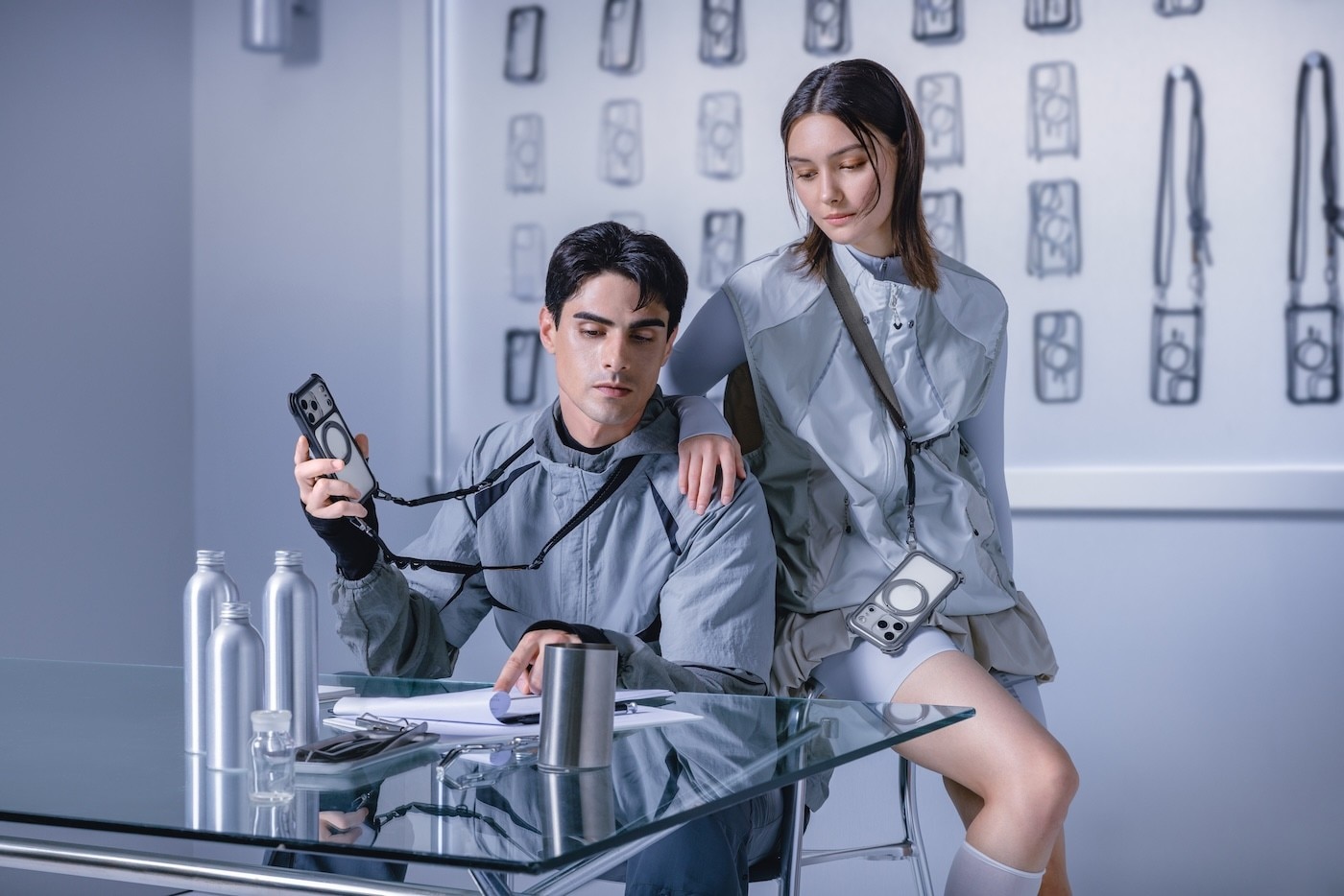 MAGEASY Odyssey Ultra M 終極防摔磁吸支架掛繩手機殼 iPhone 17 系列+ 鏡頭保護貼Lenz 鈦合金+ Vetro 9H 鋼化玻璃保護膜