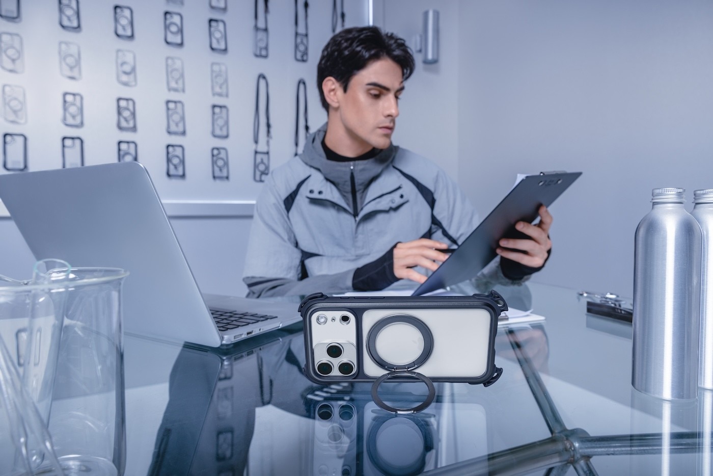 MAGEASY Odyssey Ultra M 終極防摔磁吸支架掛繩手機殼 iPhone 17 系列+ 鏡頭保護貼Lenz 鈦合金+ Vetro 9H 鋼化玻璃保護膜