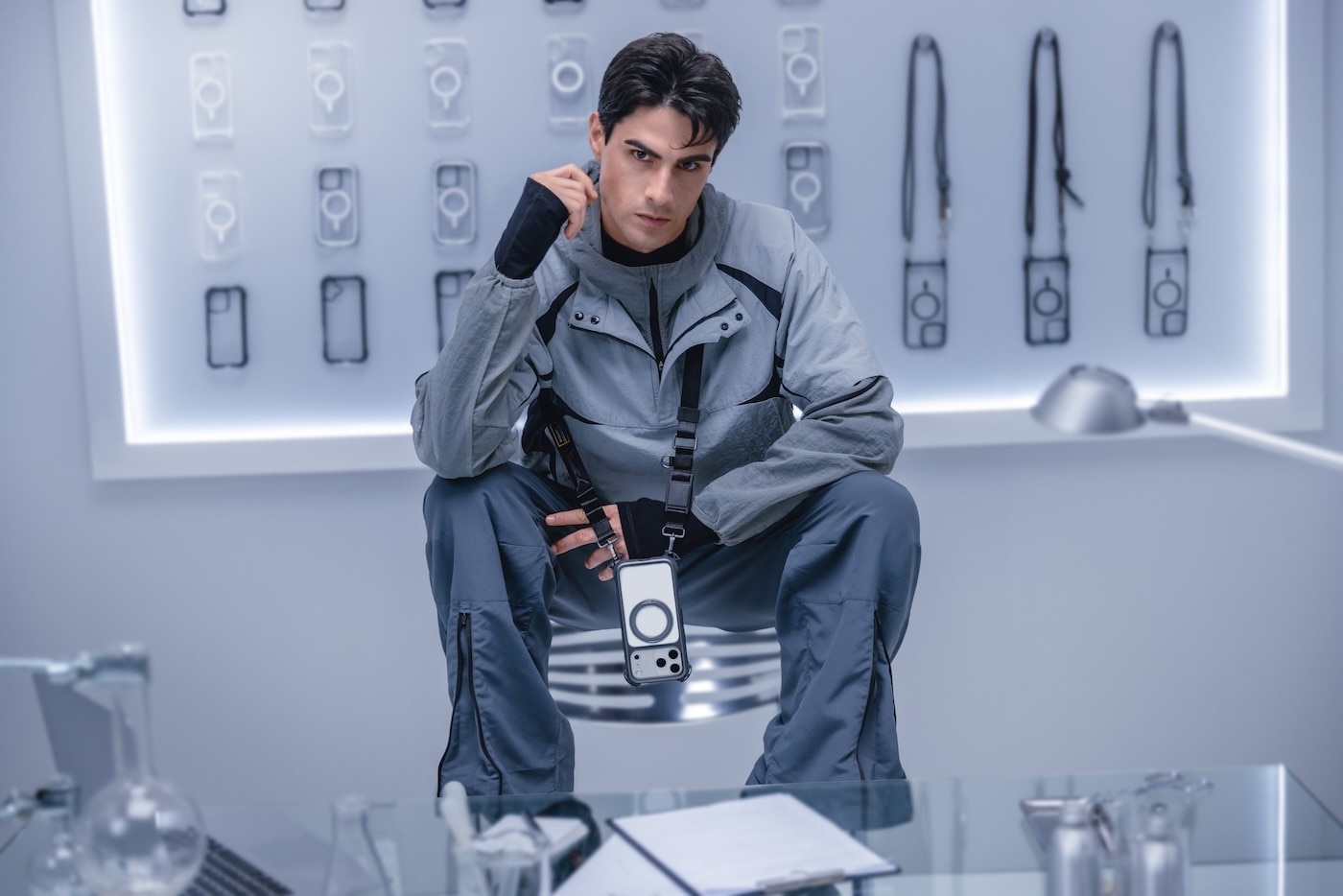 MAGEASY Odyssey Ultra M 終極防摔磁吸支架掛繩手機殼 iPhone 17 系列+ 鏡頭保護貼Lenz 鈦合金+ Vetro 9H 鋼化玻璃保護膜