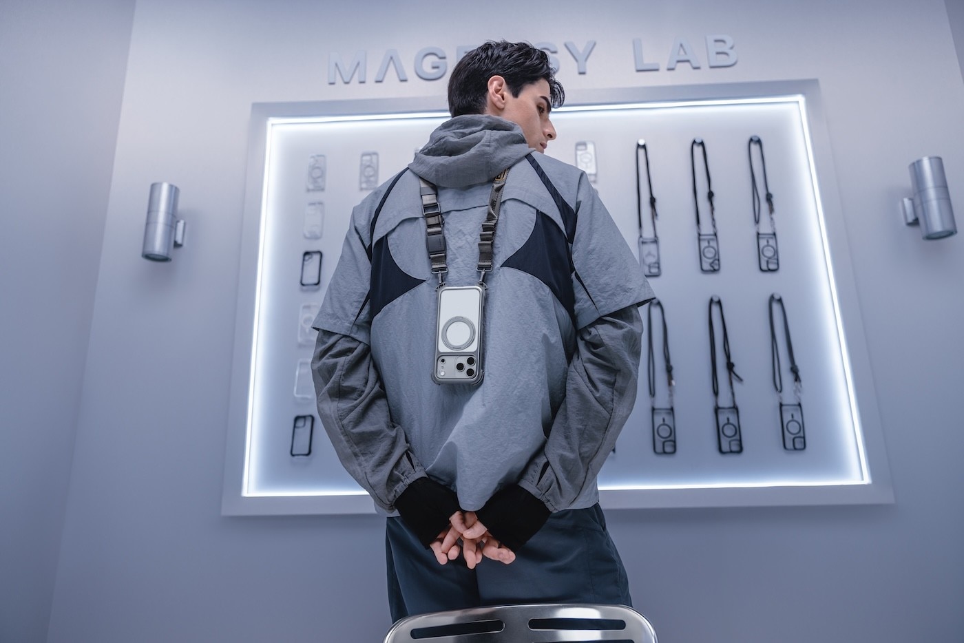 MAGEASY Odyssey Ultra M 終極防摔磁吸支架掛繩手機殼 iPhone 17 系列+ 鏡頭保護貼Lenz 鈦合金+ Vetro 9H 鋼化玻璃保護膜