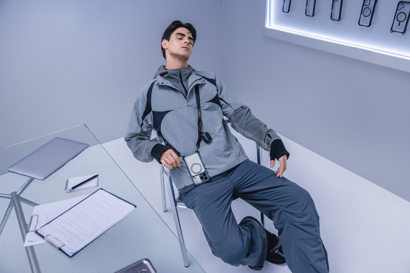 MAGEASY Odyssey Ultra M 終極防摔磁吸支架掛繩手機殼 iPhone 17 系列+ 鏡頭保護貼Lenz 鈦合金+ Vetro 9H 鋼化玻璃保護膜