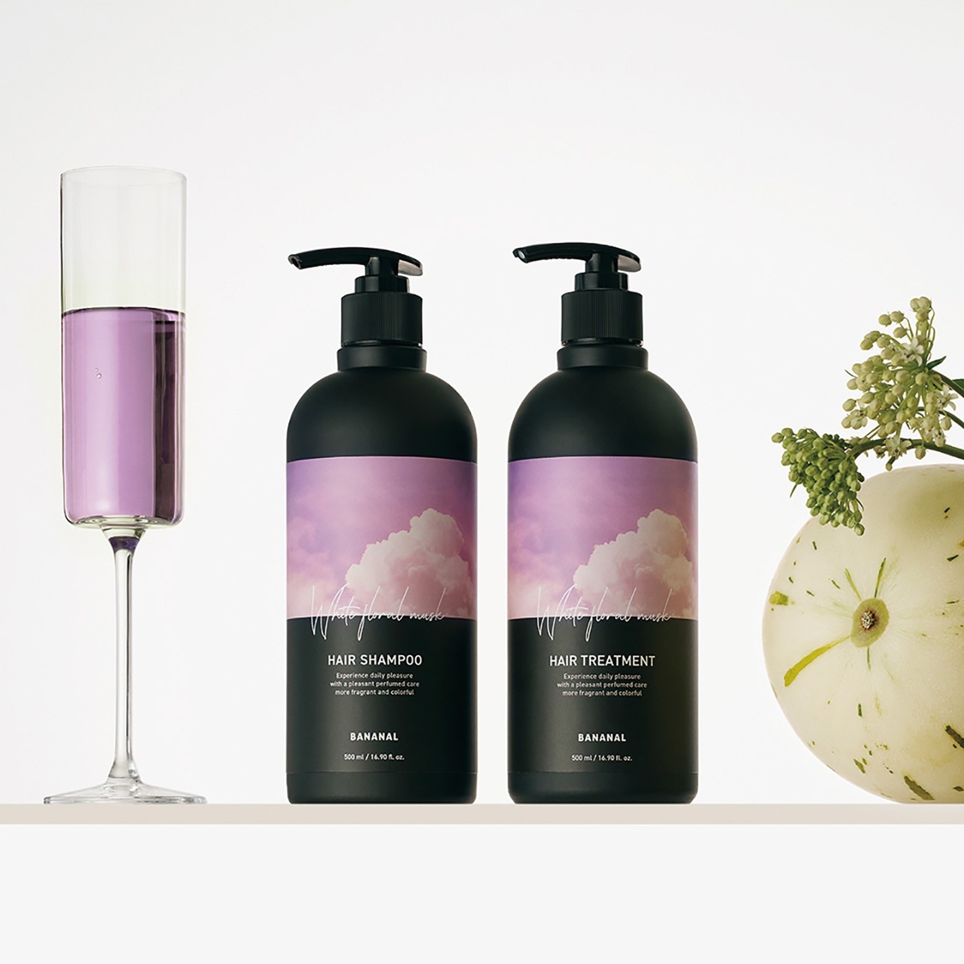 花漾白麝香 富含魅力的白麝香再加上隱約散發的 花香,充滿神秘感又優雅的香味