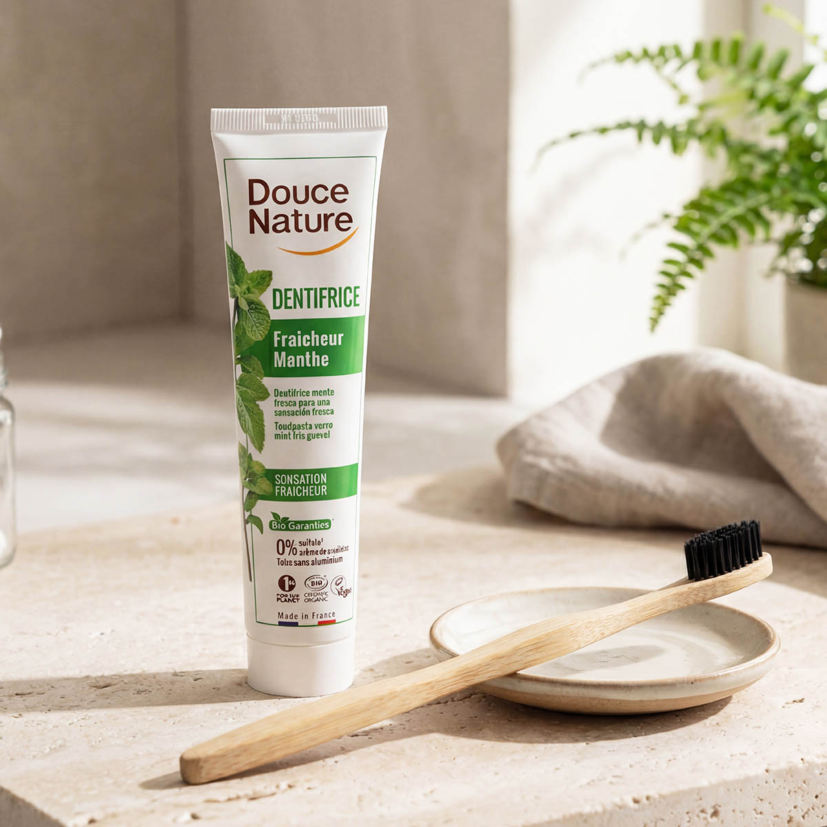 Douce Nature 地恩來自法國天然有機牙膏，適合全家人的健康之選！不含精油、孕婦及孩童皆能安心使用，安全無負擔。