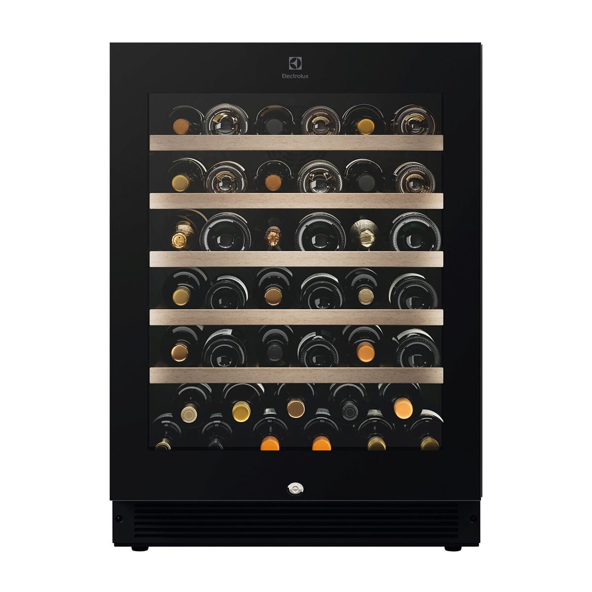 Electrolux 伊萊克斯品味生活從細膩保存開始，伊萊克斯紅酒櫃結合北歐設計與智慧溫控，外型時尚融入居家空間，穩定恆溫與低震動守護酒質，讓您輕鬆享受優雅品酒時光。