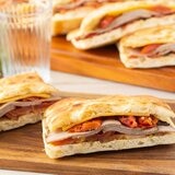 科克蘭 煙燻牛肉起司三明治 (秤重商品)