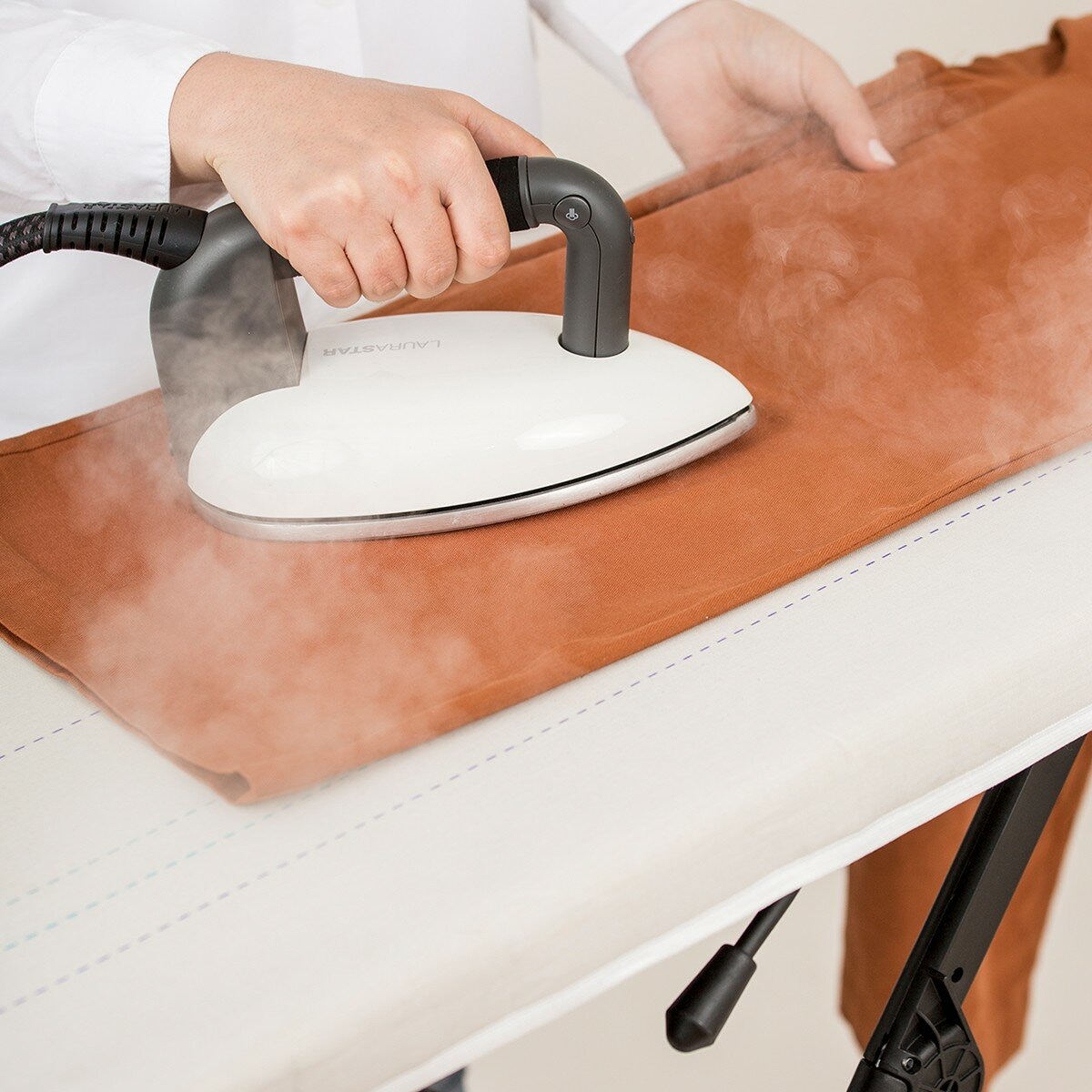 LAURASTAR SMART I 高壓蒸汽熨燙系統 + LAURASTAR IGGI 蒸汽消毒禮盒組