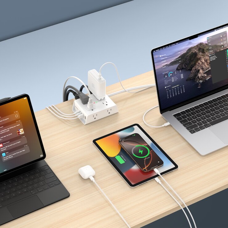 Huntkey 四面插孔延長線 含USB-A X 2 + USB-C X 2