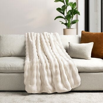 House & Home 舒適毯 152公分 X 177公分 House & Home 舒適毯 152公分 X 177公分