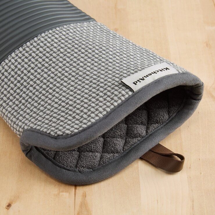 KitchenAid 矽膠廚房隔熱 4件組 (隔熱手套 X 2入 + 隔熱墊 X 2入) 灰