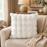 House & Home 絨毛方形抱枕 50公分 X 50公分 白 House & Home 絨毛方形抱枕 50公分 X 50公分 白