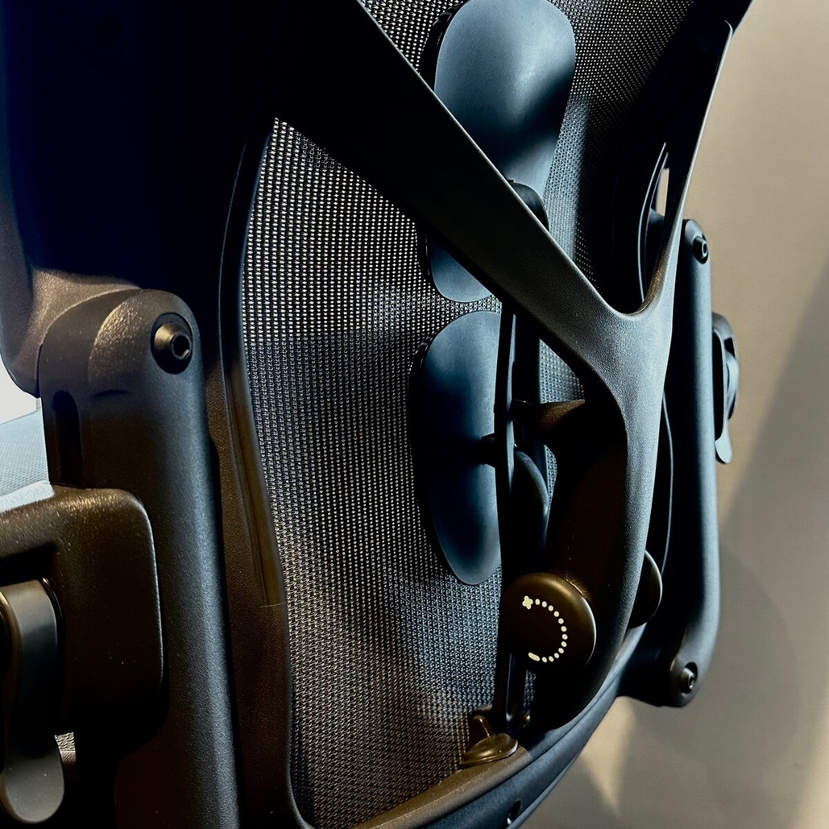 Herman Miller Aeron 人體工學辦公椅