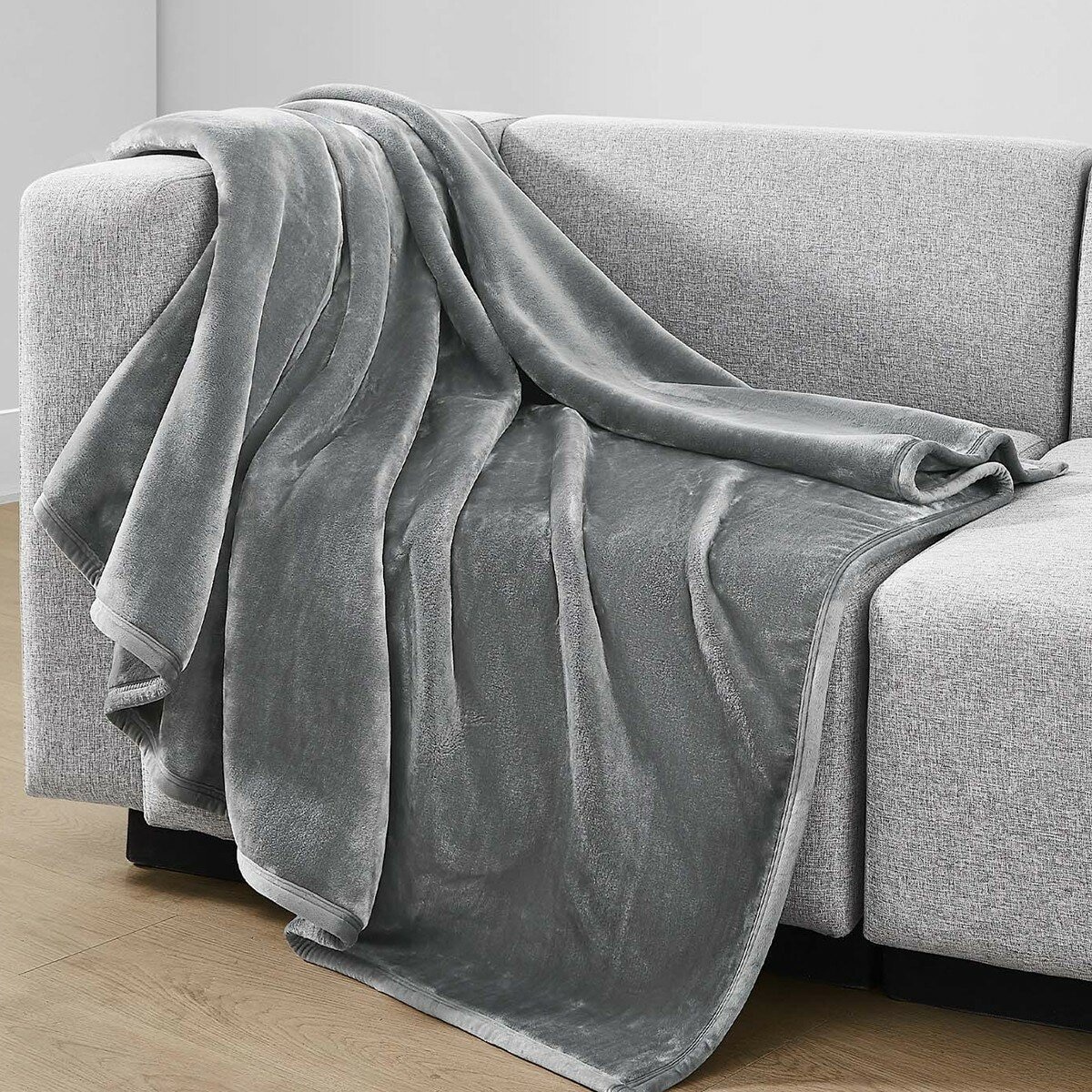 法蘭絨舒適毯 152公分 X 178公分 灰 法蘭絨舒適毯 152公分 X 178公分 灰