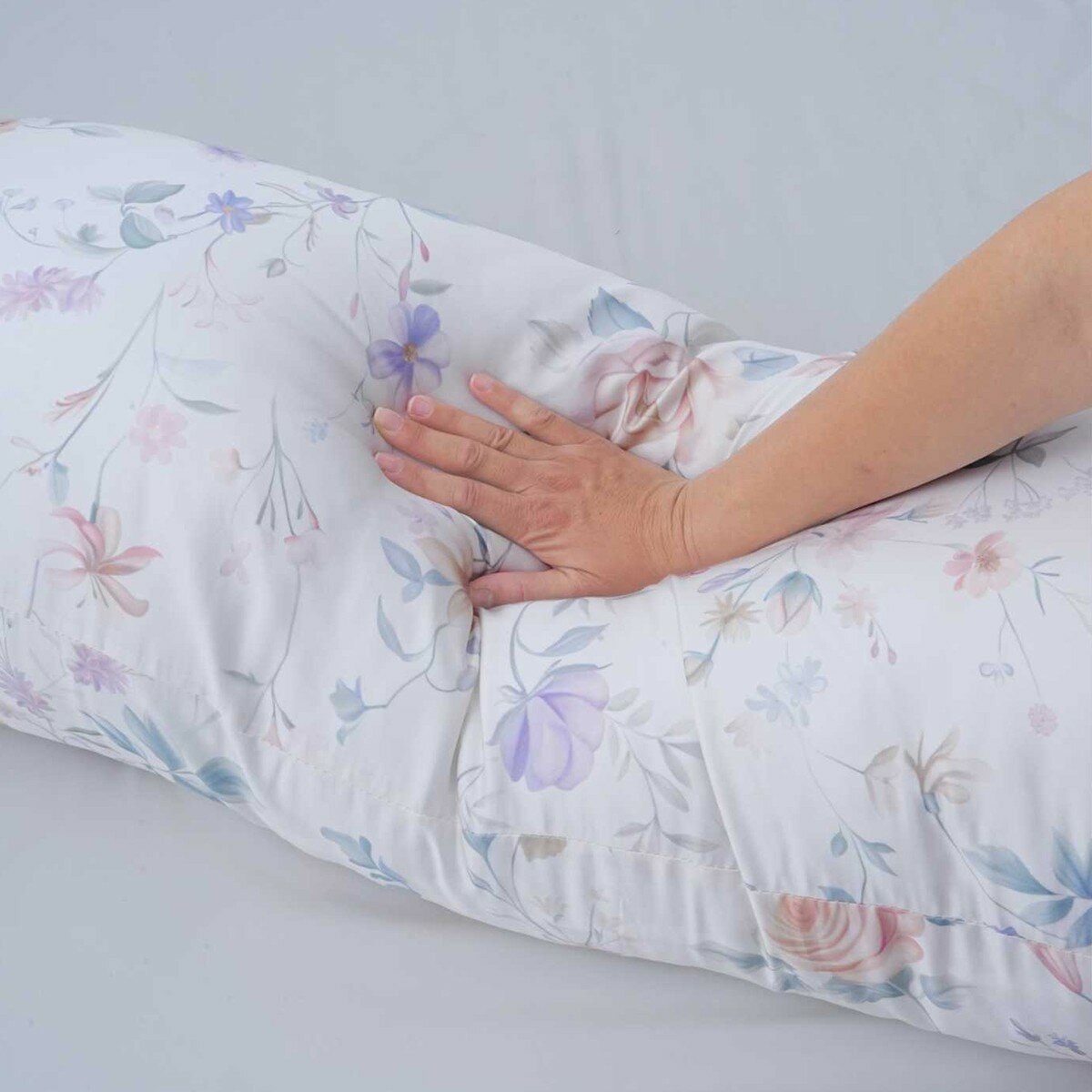 CASA 萊賽爾長抱枕 45公分 X 120公分 X 20公分 夢憶南溪