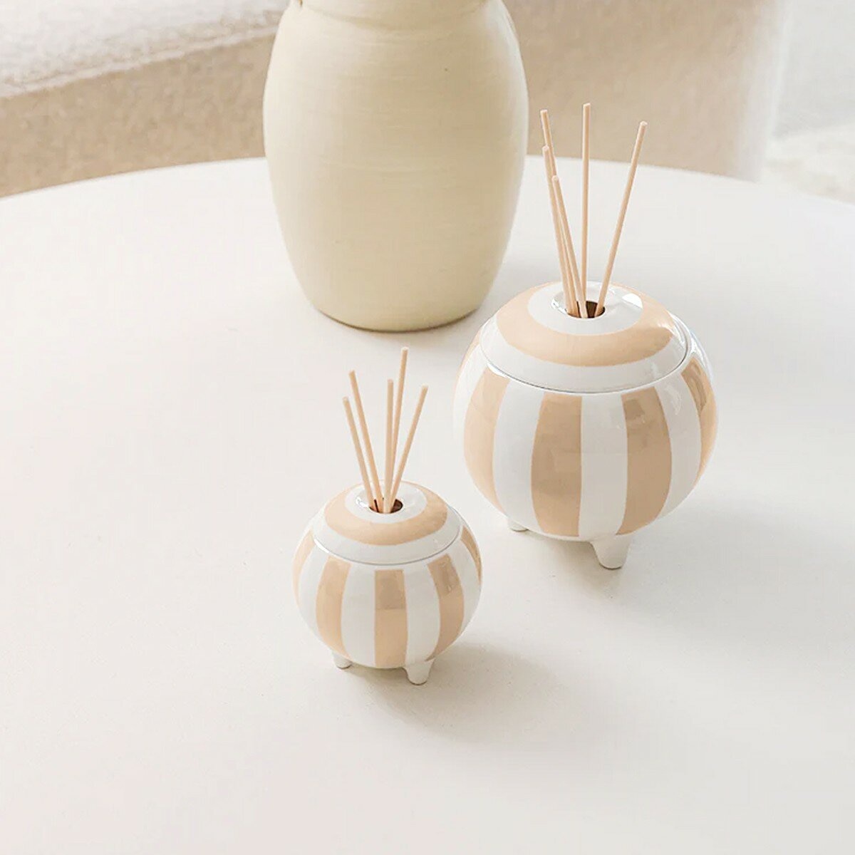 MOSS ST. FRAGRANCES 大陶瓷擴香 350毫升 廣藿香、梨子和烏木