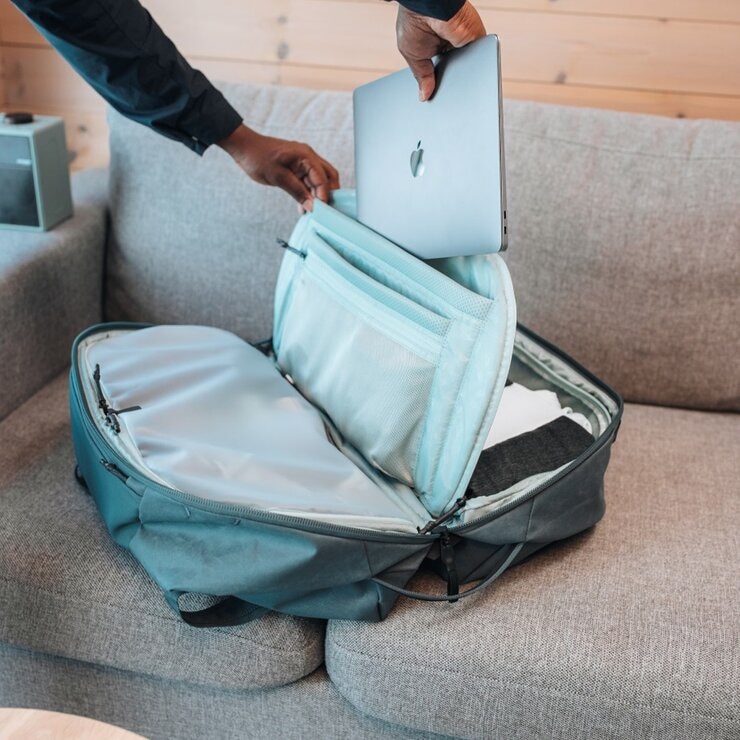 THULE Aion 多用途旅行袋 35公升 岩灰 THULE Aion 多用途旅行袋 35公升 岩灰
