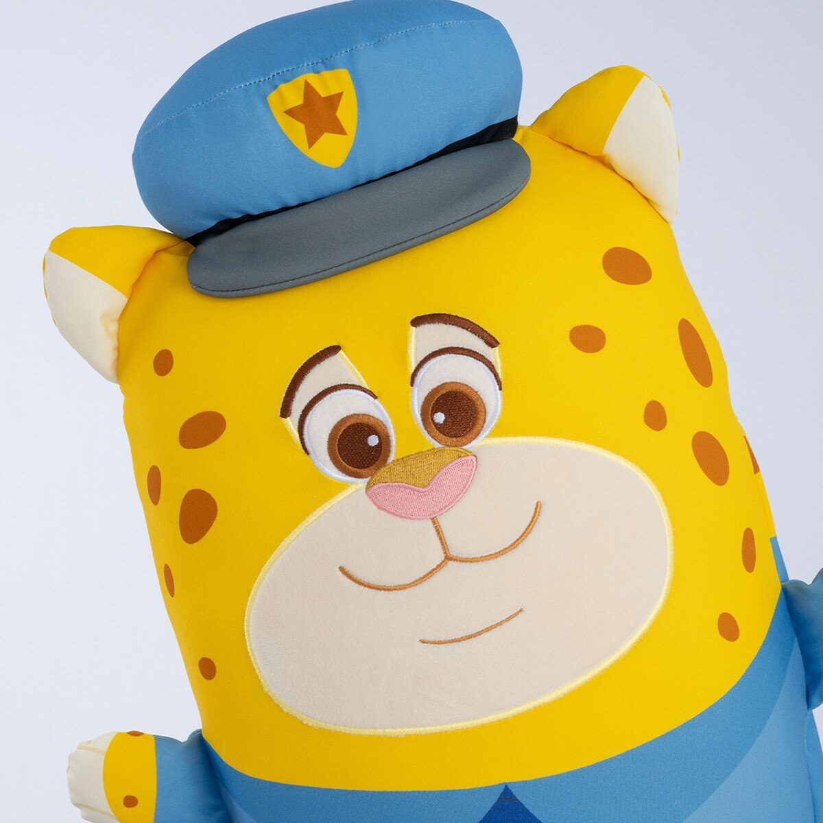 Zootopia 涼感抱枕 30公分 X 20.5公分 X 105公分 豹警官 Zootopia 涼感抱枕 30公分 X 20.5公分 X 105公分 豹警官