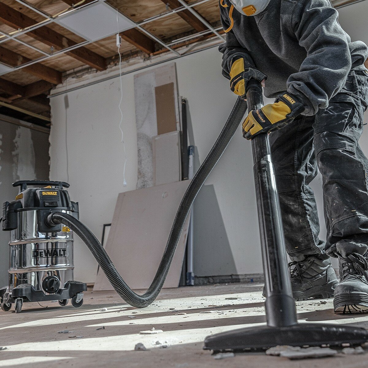 DeWALT 得偉 乾濕兩用吸塵器