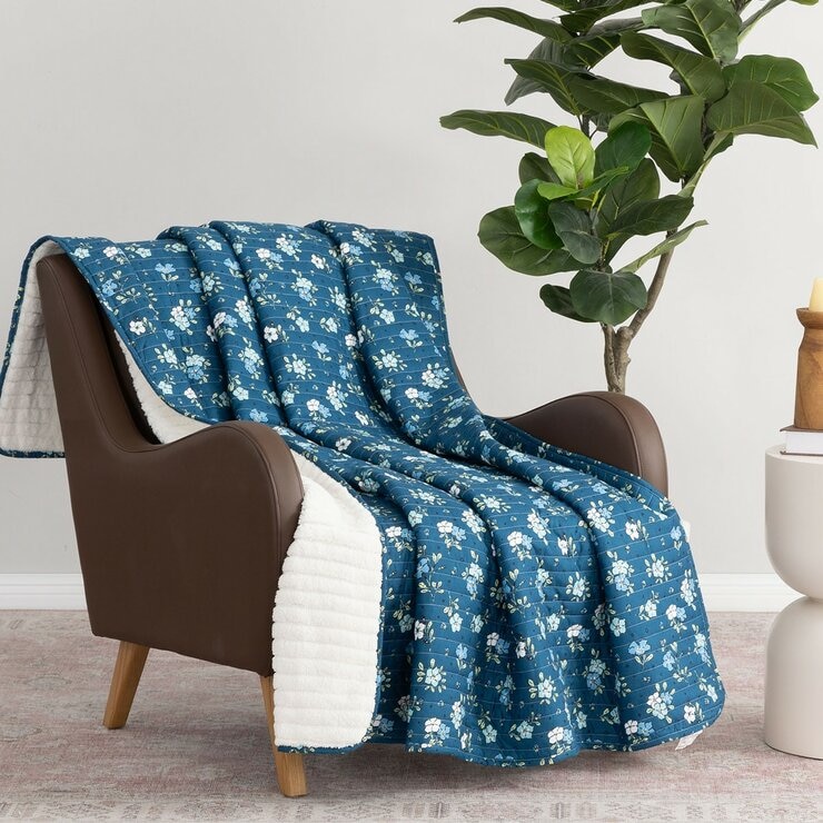 Berkshire 印花薄被毛毯 152公分 X 177公分 花卉