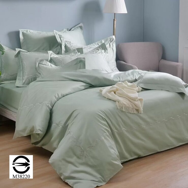 La Belle 雙人特大300織純棉刺繡被套床包4件組 180公分 X 210公分 藤蔓款 蒑草綠