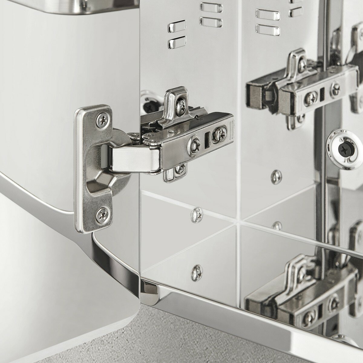 Ove Sophie 浴室儲物鏡櫃