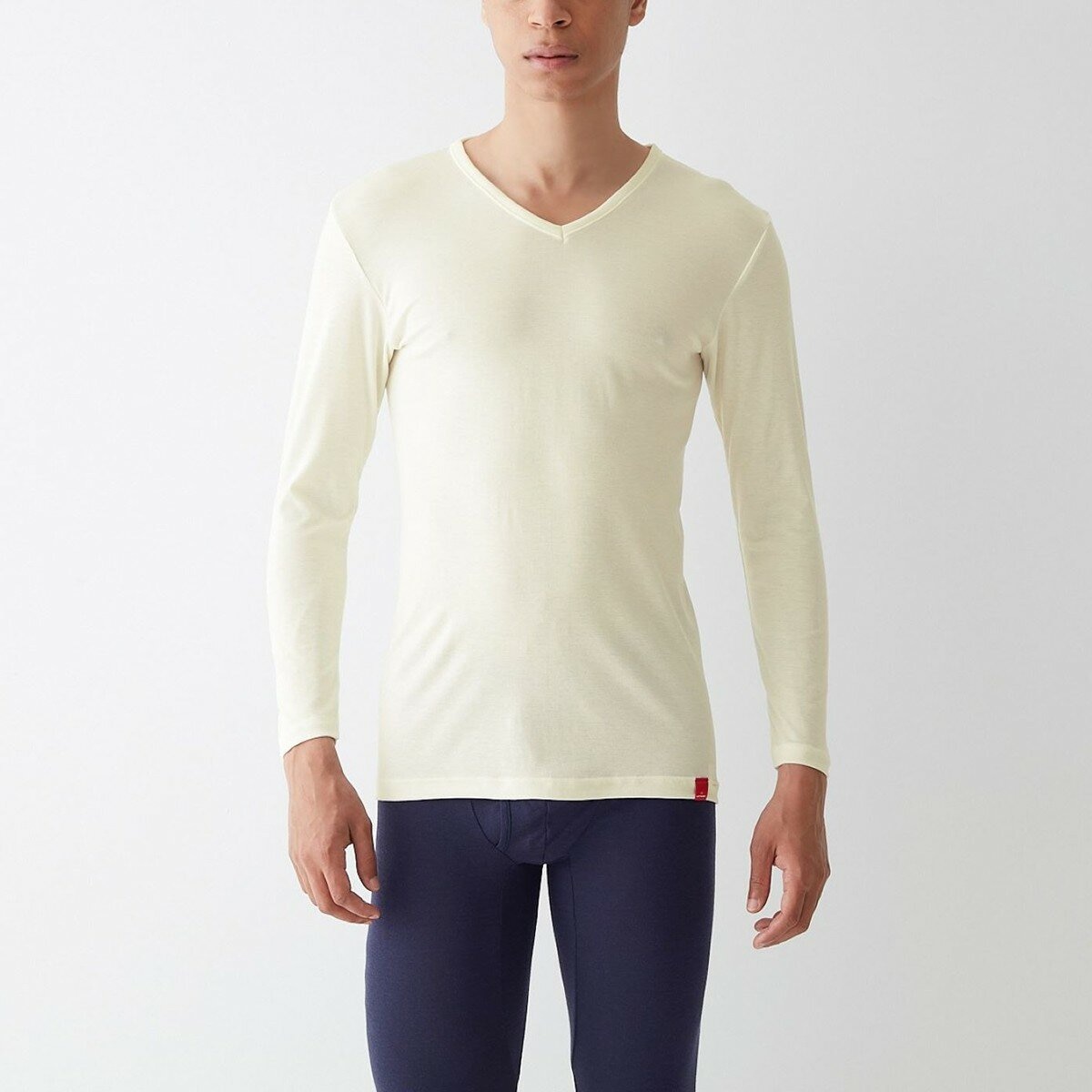 郡是 男V領吸濕發熱抗臭內衣 白