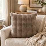 House & Home 絨毛方形抱枕 50公分 X 50公分 棕 House & Home 絨毛方形抱枕 50公分 X 50公分 棕
