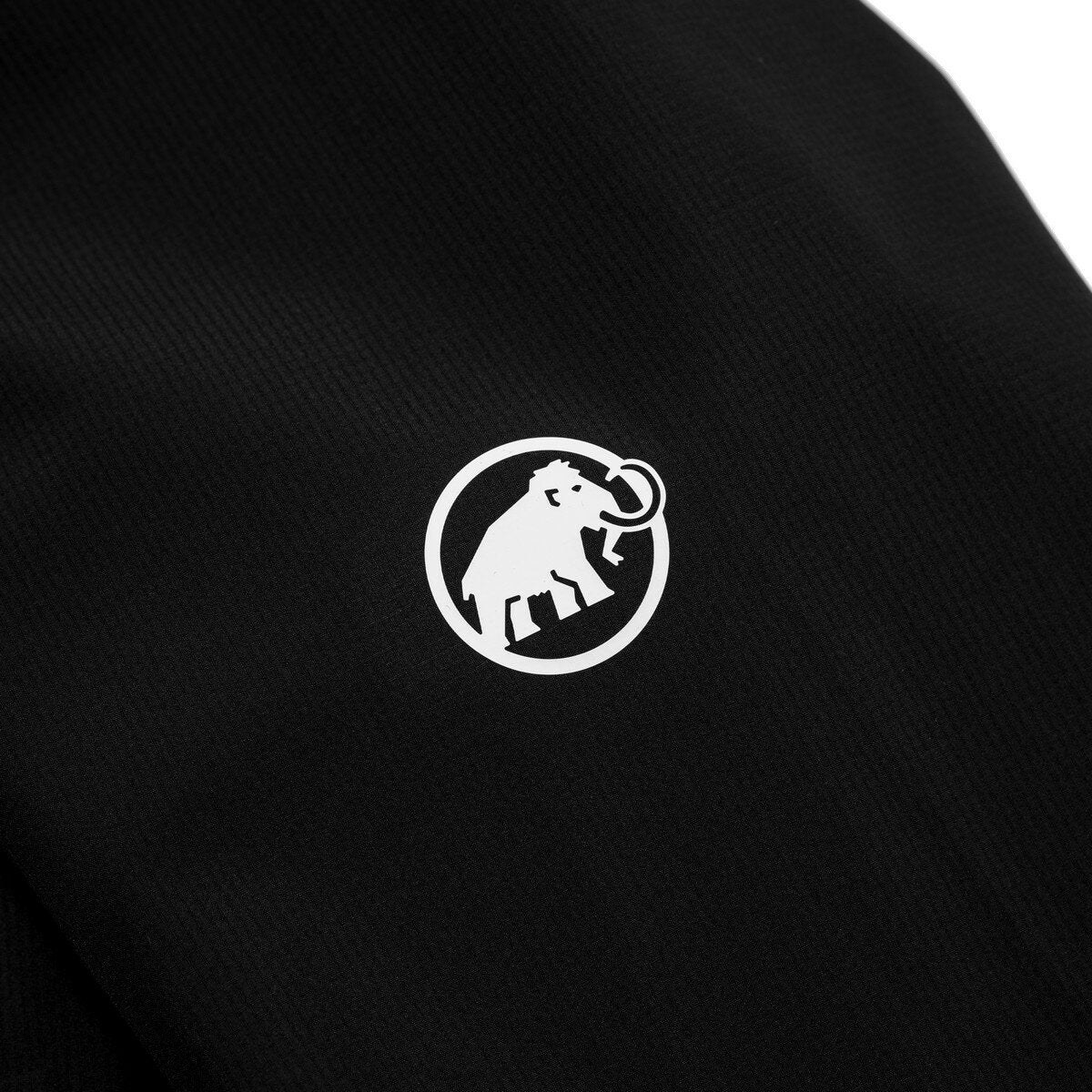 MAMMUT 男輕量防風防水連帽外套 黑 MAMMUT 男輕量防風防水連帽外套 黑