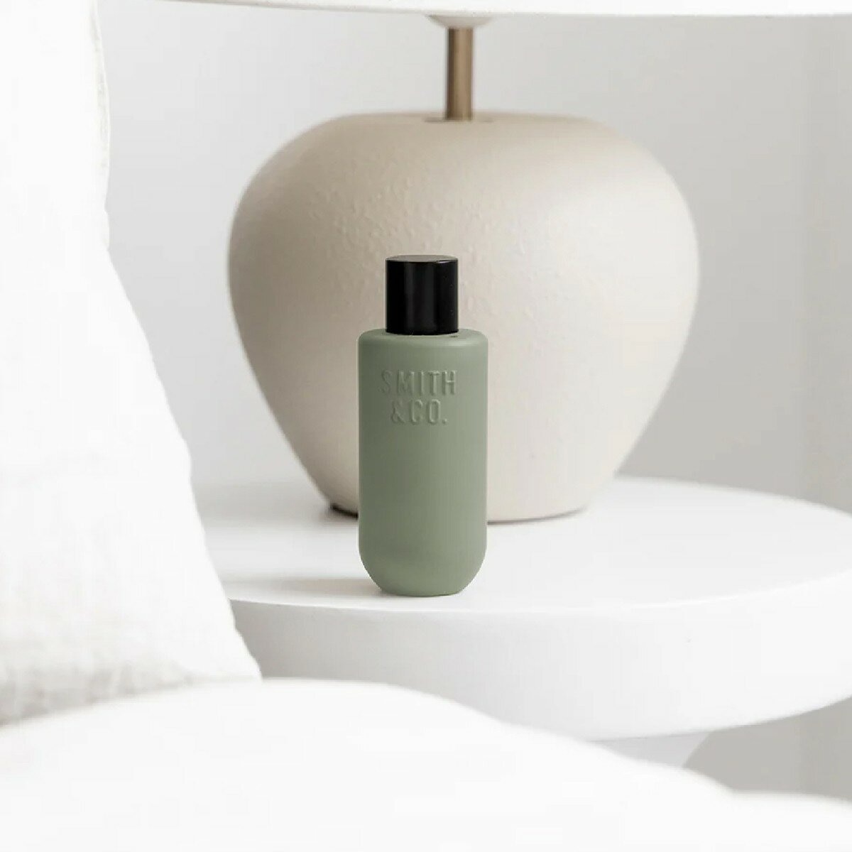 SMITH & CO. 香氛噴霧 100毫升 X 3入組 琥珀與小蒼蘭 + 零稜香豆與白麝香 + 紅玫瑰與黑莓 SMITH & CO. 香氛噴霧 100毫升 X 3入組 琥珀與小蒼蘭 + 零稜香豆與白麝香 + 紅玫瑰與黑莓