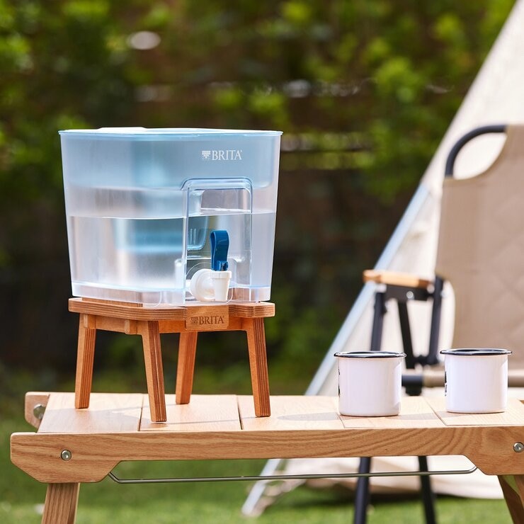 Brita 桌上型濾水箱 8.2公升 + 木架 附八入 Maxtra Pro 濾芯 Brita 桌上型濾水箱 8.2公升 + 木架 附八入 Maxtra Pro 濾芯