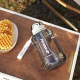 樂扣樂扣 Tritan 大容量彈蓋提帶冷水壺 2.2公升 白 樂扣樂扣 Tritan 大容量彈蓋提帶冷水壺 2.2公升 白