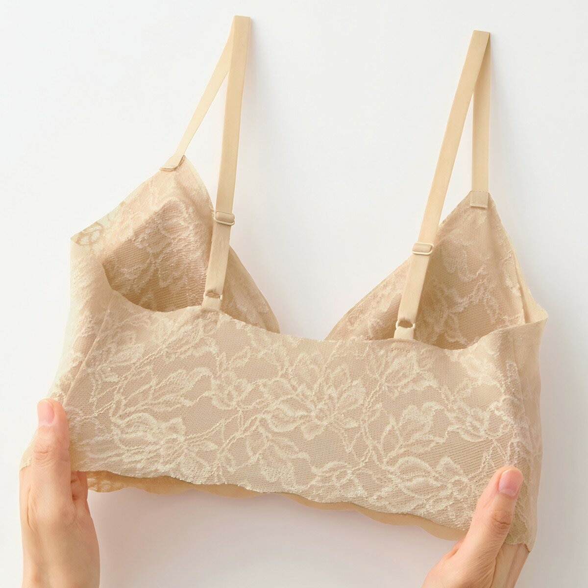 郡是 女立體花紋無鋼圈無痕內衣 膚