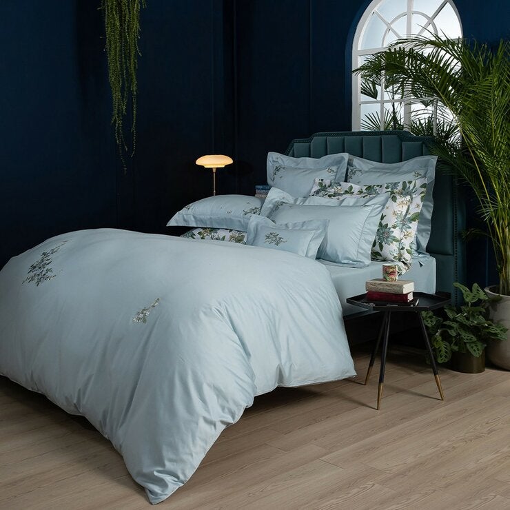 Wedgwood 刺繡雙人兩用被套床包四件組 150公分 X 186公分 荷境印象 Wedgwood 刺繡雙人兩用被套床包四件組 150公分 X 186公分 荷境印象