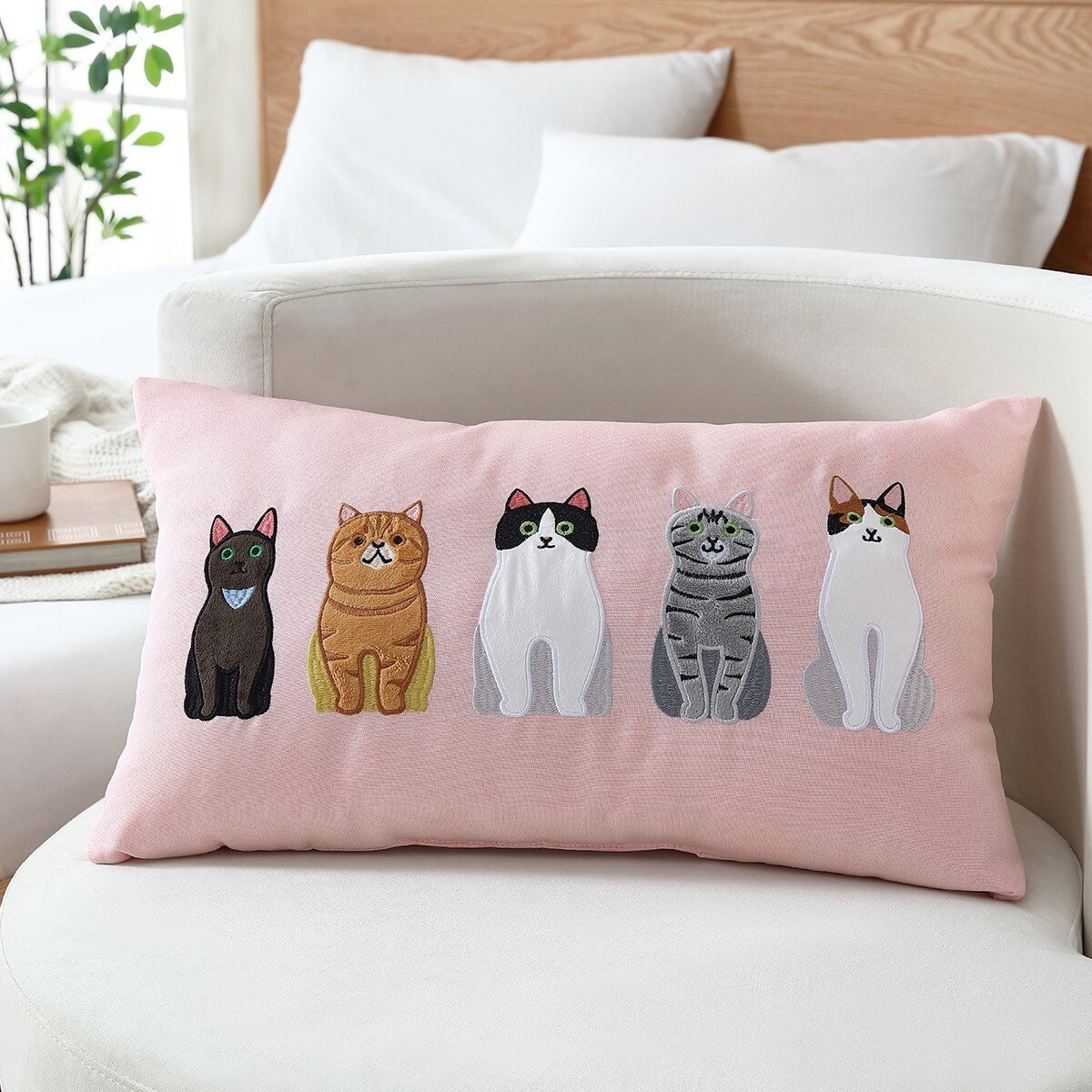 Sutton Place 刺繡動物款長方形抱枕 35公分 X 60公分 貓咪